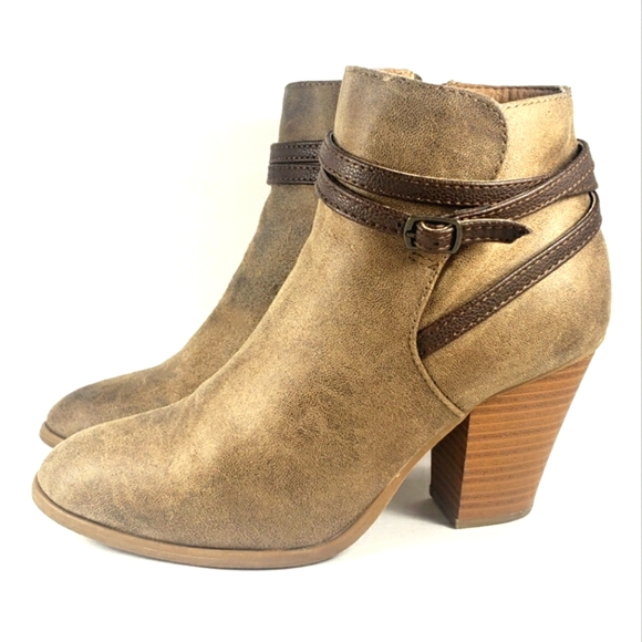 Shoe Dazzle Shanna Brown Faux Leather, Western Inspired Bootie. Women's Size 8M - Picture 2 of 12